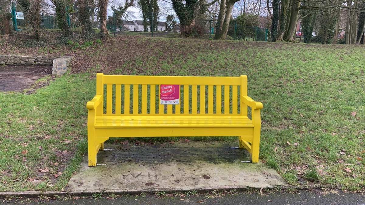 Dromore Park chatty bench